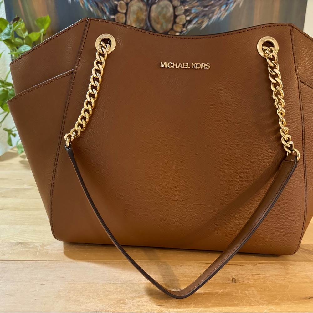 MK Jet Set Large Saffiano Leather Shoulder Bag